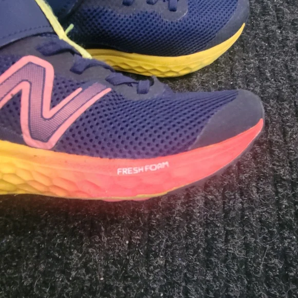 New Balance Kids' Navy and Red Sneakers - Picture 4 of 8